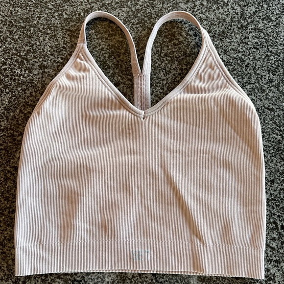 SET active workout top. - Picture 1 of 3